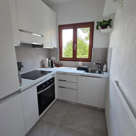 Casa Melitta' Ferien Mit Schoenem Seeblick By Interhome Lejlighed